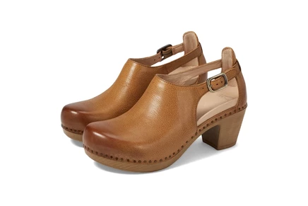 Dansko Sassy tan milled burnished