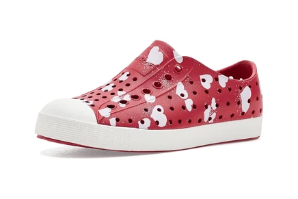 Native Shoes Kids Jefferson Print (Little Kid/Big Kid) ruby red/shell white/heart fireworks