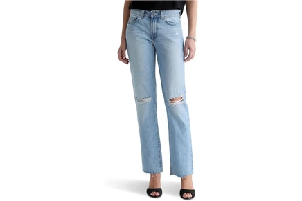 Джинсы AG Jeans Sandra Low Rise Slim Straight in Soft Focus Destructed