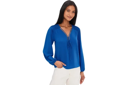 Блузка CeCe Long Sleeve Circular Trim Pintuck Top