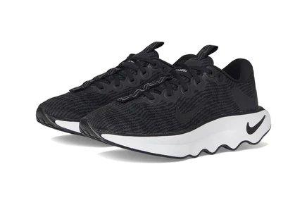Женские кроссовки Nike Motiva black/black/anthracite/white