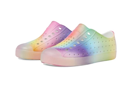 Native Shoes Kids Jefferson Print (Little Kid/Big Kid) shell white/translucent/rainbow blur