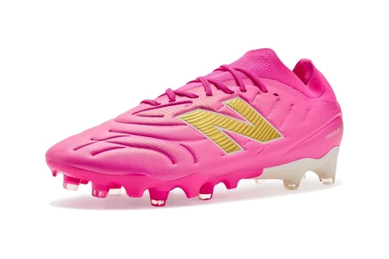 Футбольные бутсы New Balance Tekela Team Low FG V5, розово-золотистые