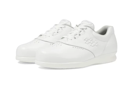 Женские кроссовки SAS Free Time Comfort Walking Shoe white