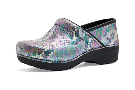 Женские сабо Dansko XP 2.0, змеиный принт