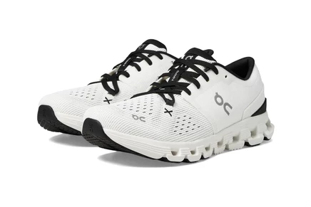 Женские кроссовки On Cloud X 4 ivory/black