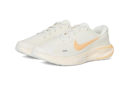 Женские кроссовки Nike Journey Run sail/orange chalk/guava ice