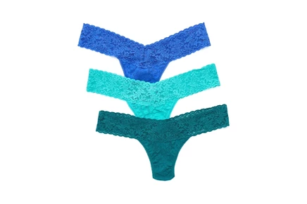 Женские трусы Hanky Panky Signature Lace Low Rise Thongs 3-Pack