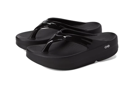 Сандалии OOFOS Oomega Thong