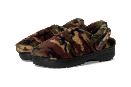 Унисекс клоги Crocs Classic Unfurgettable, оливковые/мульти