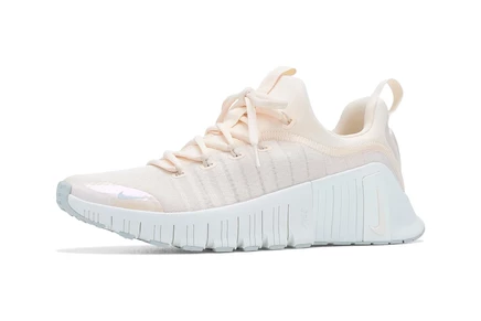 Женские кроссовки Nike Metcon 6 chalk/pure platinum/summit white