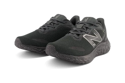 Женские кроссовки New Balance Fresh Foam Arishi v4 GTX black/black