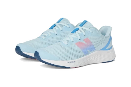 New Balance Kids Fresh Foam Arishi v4 (Big Kid) frosted glass/carolina blue/pink taffy