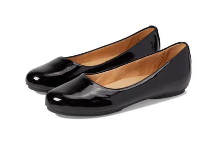 Naturalizer Maxwell black patent