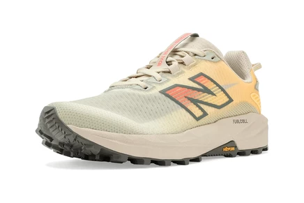 Женские кроссовки New Balance FuelCell Rebel, персиковые
