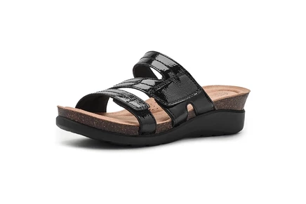 Clarks Calenne Holly black patent synthetic