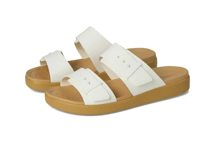 Женские платформы Crocs Brooklyn Buckle Low, бело-песочные