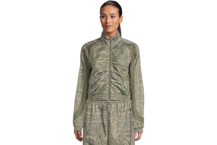 Женская куртка Adidas by Stella McCartney JN2213, мультицвет