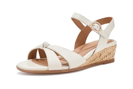 Женские босоножки на танкетке Sofft Summer, белые