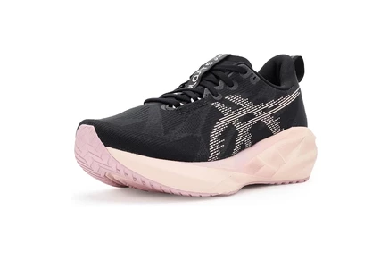 Женские кроссовки ASICS Novablast 5 black/pearl pink