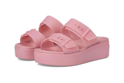 Сандалии Crocs Brooklyn Buckle Low Wedge