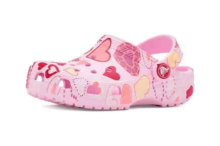 Детские сабо Crocs Classic Clogs, розово-молочные/сердечки