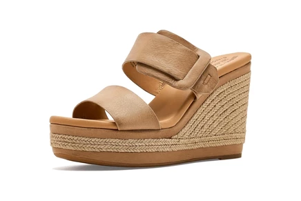Женские босоножки Kork-Ease Raya на танкетке, песочные