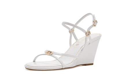Женские туфли Guess Devve, белые лаковые