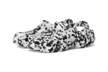 Унисекс сабо Crocs Classic Marbled Tie-Dye, черно-белые
