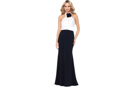 Платье Betsy & Adam Long scuba crepe gown with flower