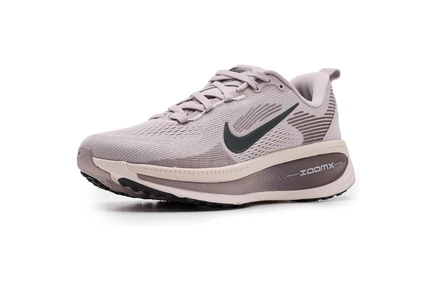 Женские кроссовки Nike Vomero 18, пудровые