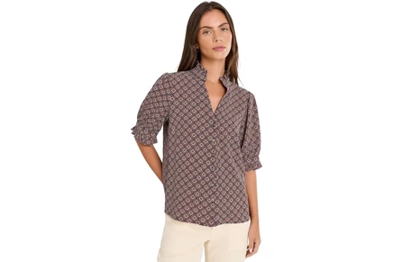 Блузка CeCe Ruffle V-Neck Elbow Sleeve Button-Down Blouse