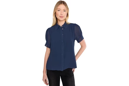 Топ CeCe Short Sleeve Scallop Trim Button-Up Top