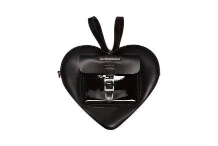 Женская сумка через плечо Dr. Martens Heart Shaped Leather Backpack