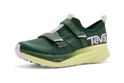 Teva Aventrail R2T Shoes mountain view