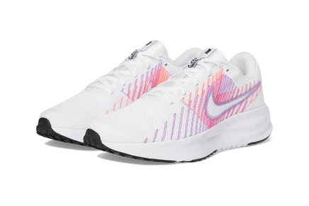 white/hydrangeas/bright crimson/vivid purple/black