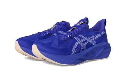 Женские кроссовки ASICS Novablast 5 cobalt burst/white