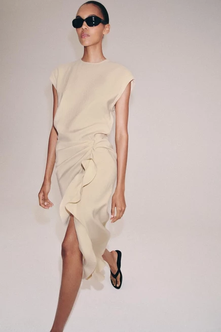 Платье миди ZARA ZW Collection с рюшами, экрю