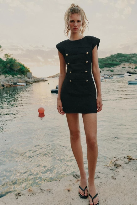 Женское короткое платье ZARA с застежкой, черное