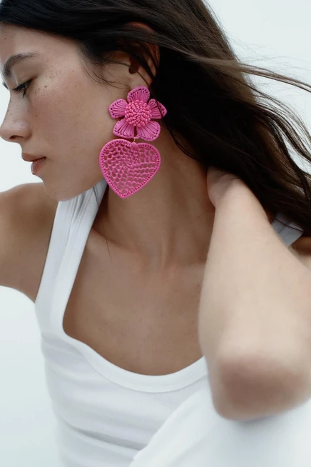 Женские серьги Zara с рафией и цветочным сердцем, фуксия