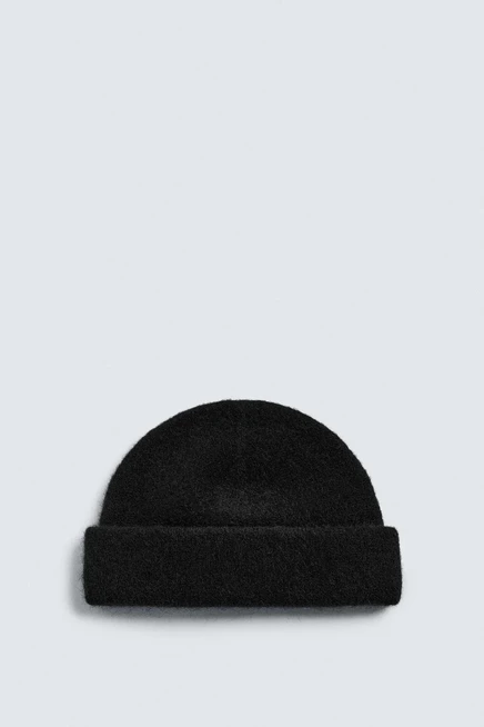 Мужская вязаная шапка ZARA короткая, черная