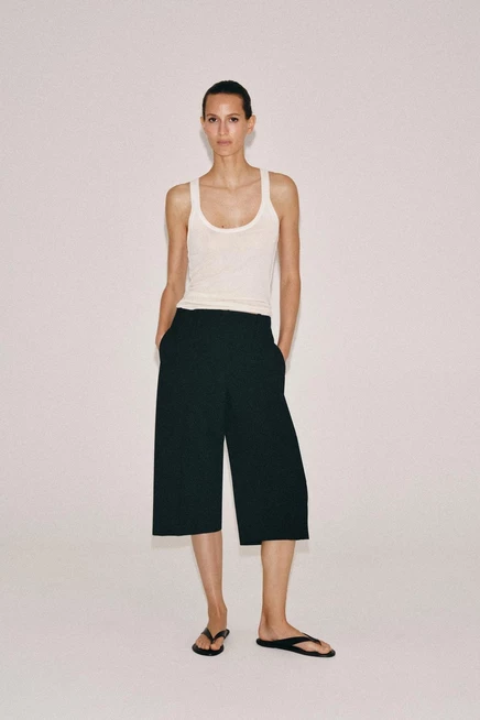 Женские бермуды ZARA ZW Collection с вытачками, черные