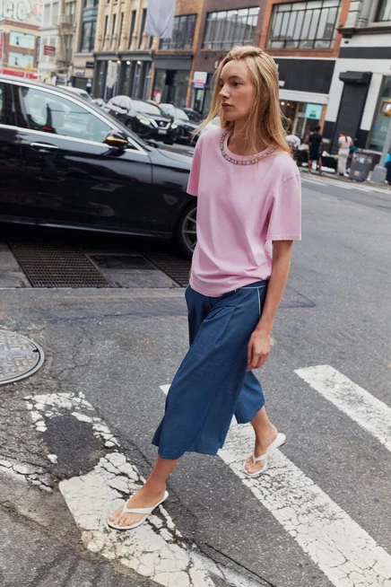 Женская футболка ZARA с украшением, розовая