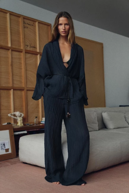 Женский жакет ZARA с эффектом мятой ткани, темно-синий